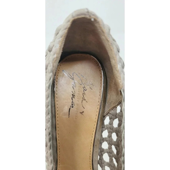 Badgley Mischka Marc & James Tan Suede Pumps Size 9M - Picture 5 of 10